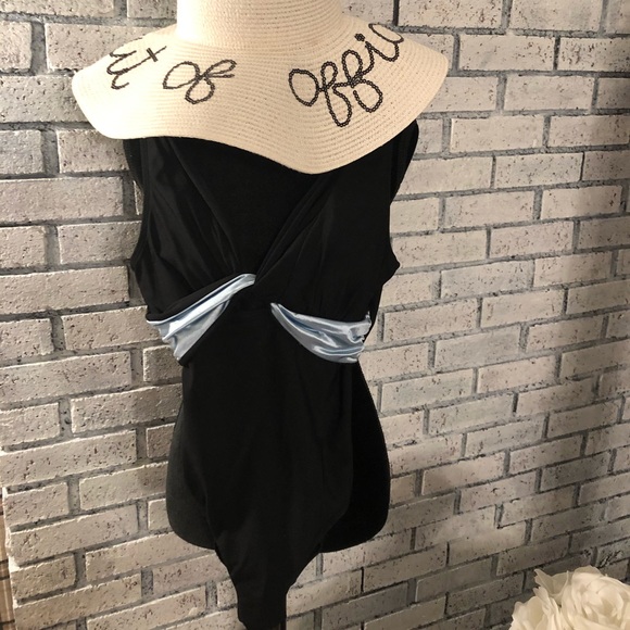 Women’s Sexy Black Swimsuit - Picture 3 of 10